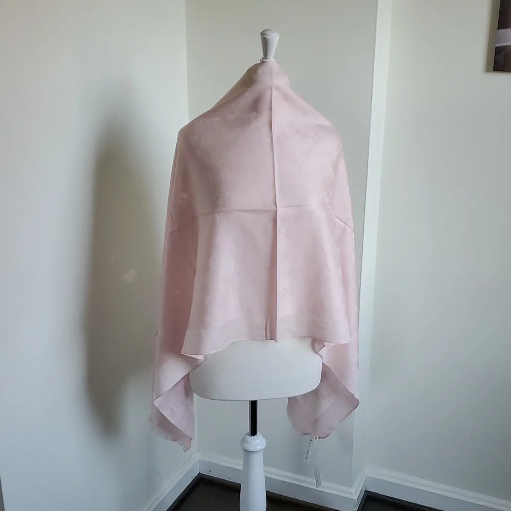 BNWT Coach Extra Fine Wool Rectangular Scarf In Blush Pink - Picture 1 of 6